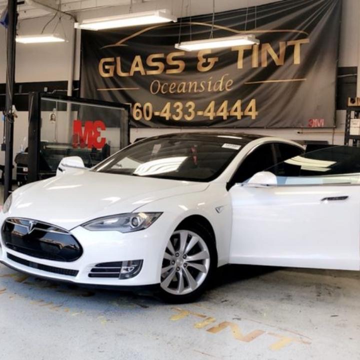 Auto Glass & Tint of Oceanside | 3588 Mission Ave, Oceanside, CA 92058, USA | Phone: (760) 304-1284