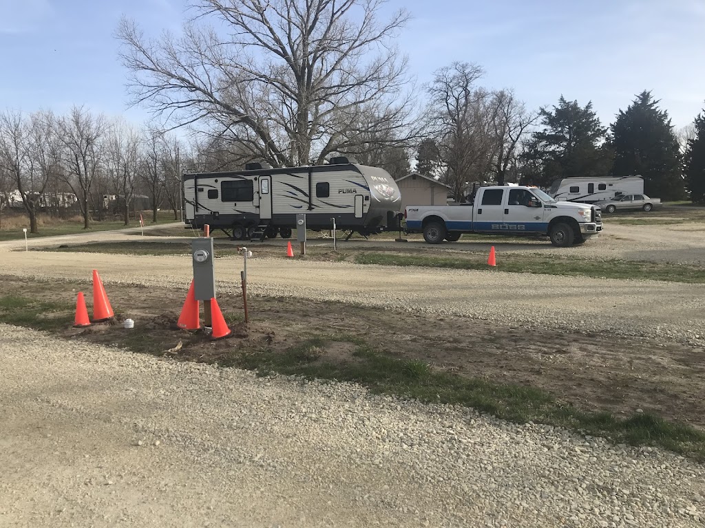 Cottonwood Grove RV Campground | 1001 E Lincoln Blvd, Hesston, KS 67062, USA | Phone: (620) 327-4173