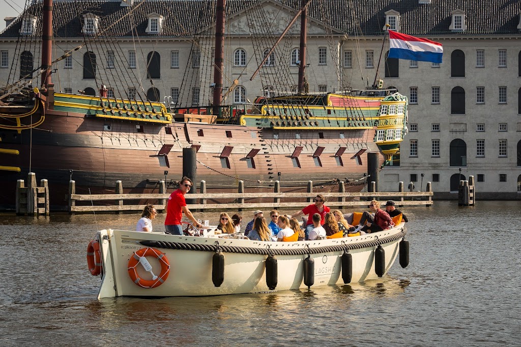 Amsterdam Boat Experience B.V. | Leliegracht 50, 1015 DH Amsterdam, Netherlands | Phone: 020 261 9389