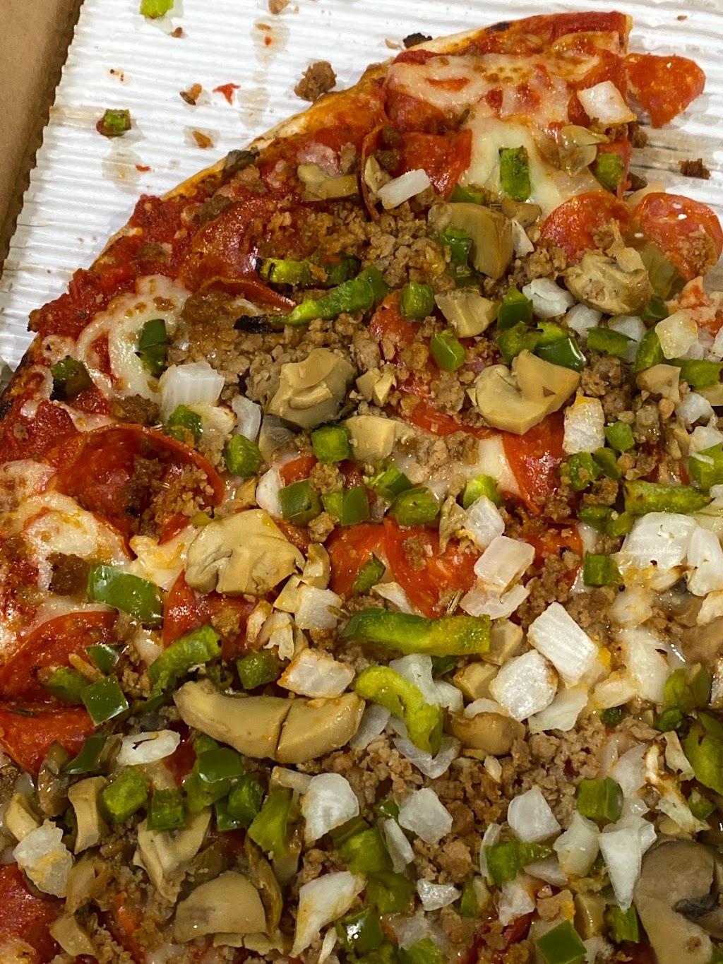 Sarahs Pizza Lewisburg | 219 E Cumberland St, Lewisburg, OH 45338, USA | Phone: (937) 962-2621