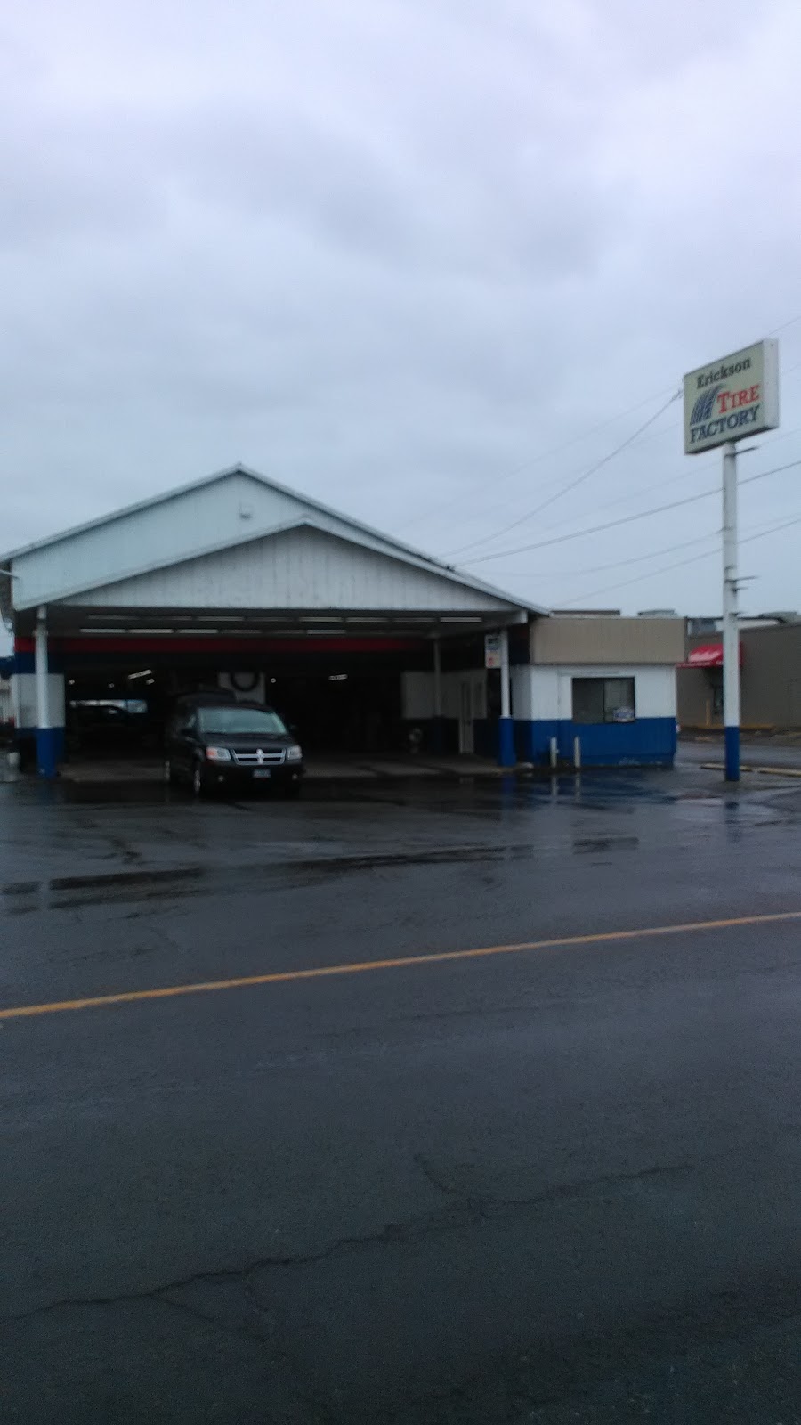 Erickson Tire Factory | 517 N Molalla Ave, Molalla, OR 97038, USA | Phone: (503) 829-4255