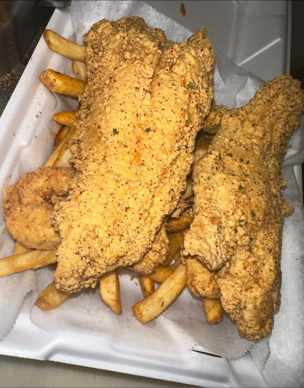 Krab Kingz Seafood | 5860 Delmar Blvd, St. Louis, MO 63112, USA | Phone: (314) 390-2004