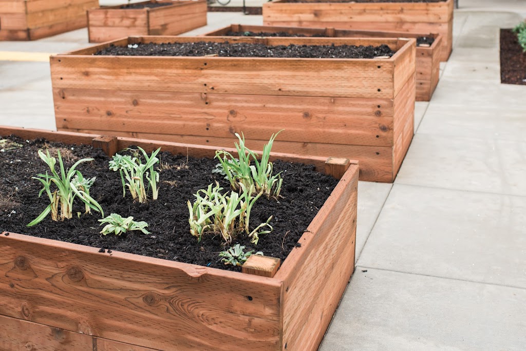 Julian Estates Gracious Retirement Living | 13305 94th Ave E, Puyallup, WA 98373, USA | Phone: (253) 845-3232