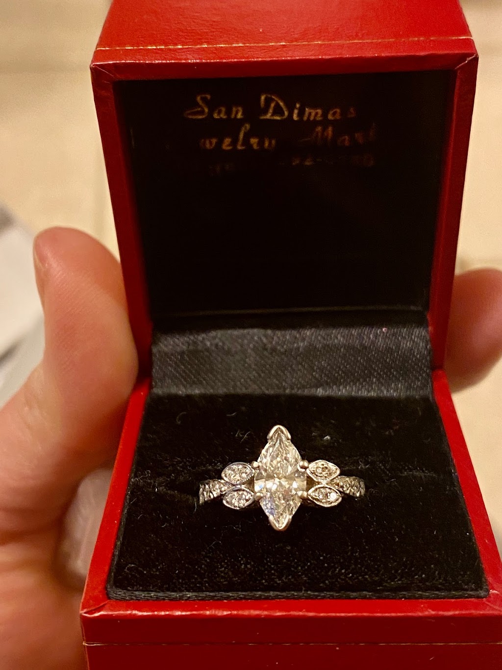 San Dimas Jewelry Mart | 490 W Arrow Hwy # G, San Dimas, CA 91773, USA | Phone: (909) 592-0580