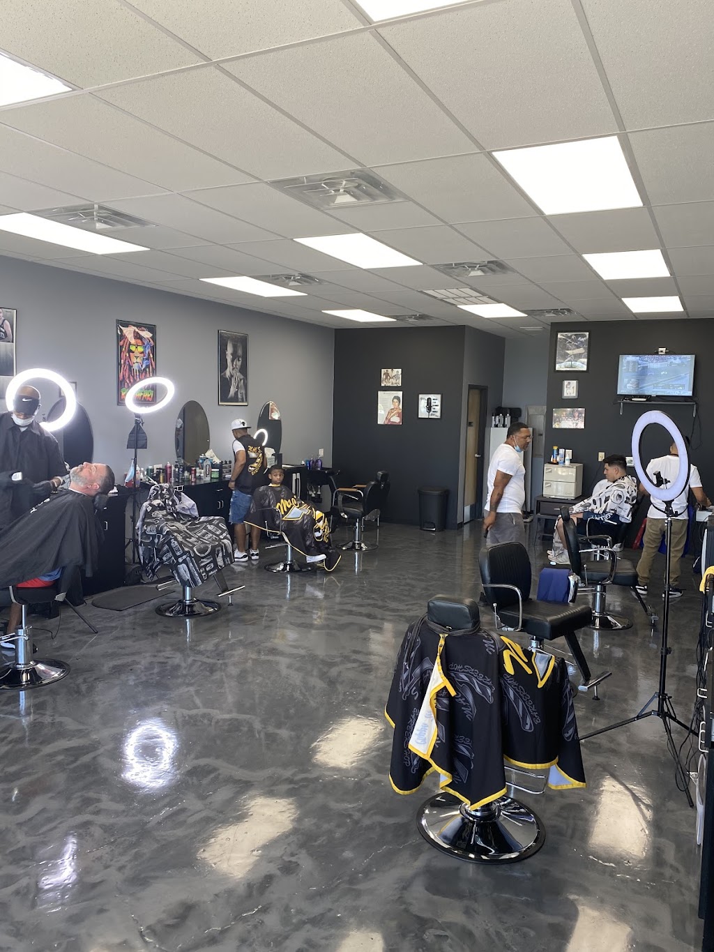 Macs Barbershop (UTSA) | 7325 N Loop 1604 W Suite 102, San Antonio, TX 78249, USA | Phone: (210) 307-5829