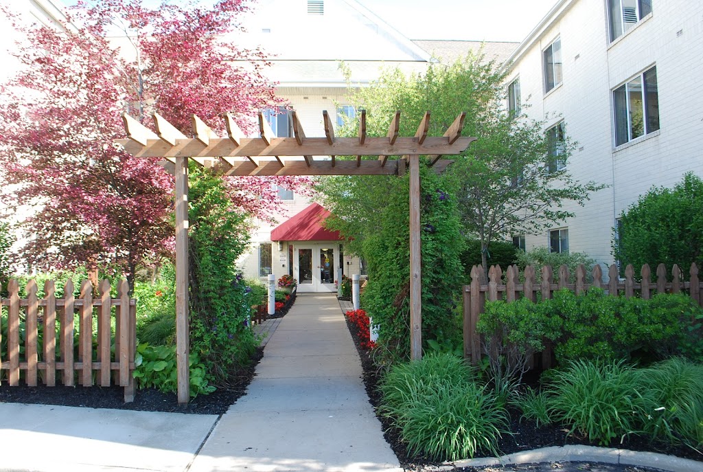 Stone Gardens Assisted Living | 27090 Cedar Rd, Beachwood, OH 44122, USA | Phone: (216) 292-0070