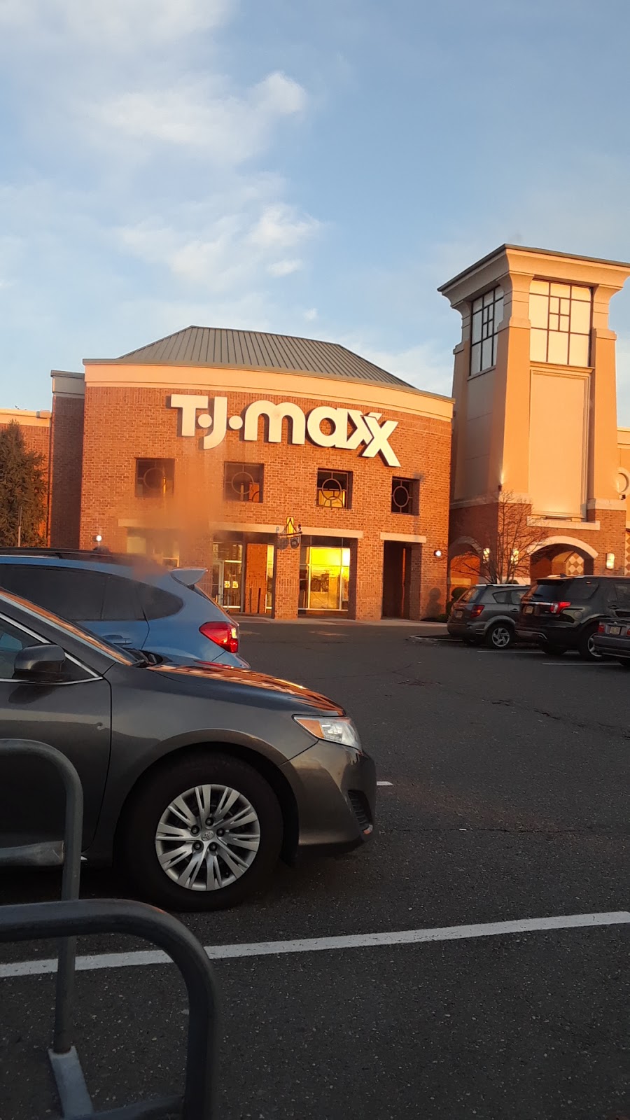 T.J. Maxx | 4773 US-9, Howell Township, NJ 07731, USA | Phone: (732) 730-2860