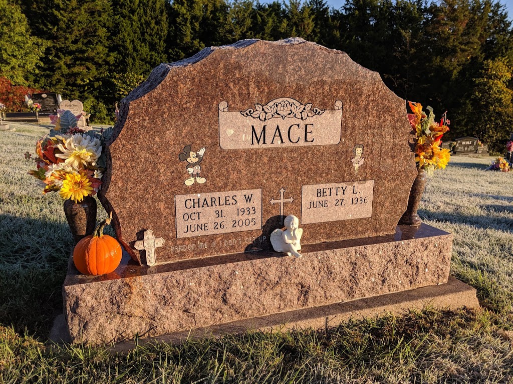 Peaceful Ridge Cemetery | 900 N Main St, De Soto, MO 63020, USA | Phone: (636) 586-2288