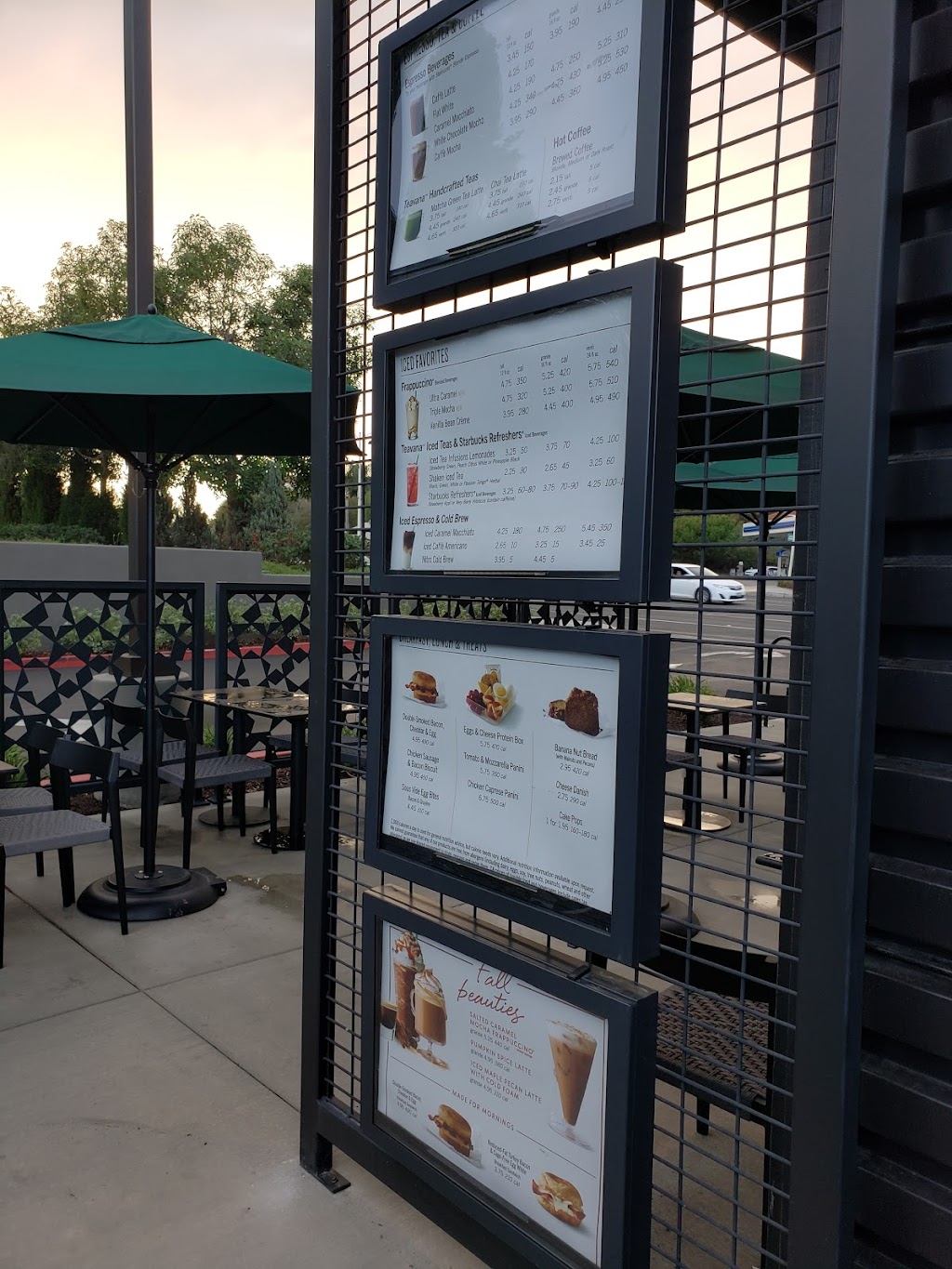 Starbucks | 24281 Moulton Pkwy, Laguna Woods, CA 92637 | Phone: (949) 306-0678