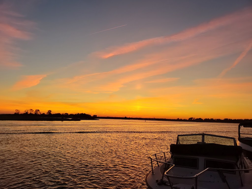 Boathouse Marina Event Space& Ice Cream Store | 77 Island Pkwy W, Harbor Isle, NY 11558, USA | Phone: (516) 431-9147