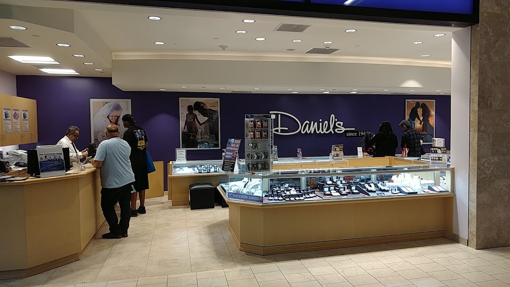 Daniels Jewelers | 6600 CA-27 #1102, Canoga Park, CA 91303, USA | Phone: (818) 340-8777