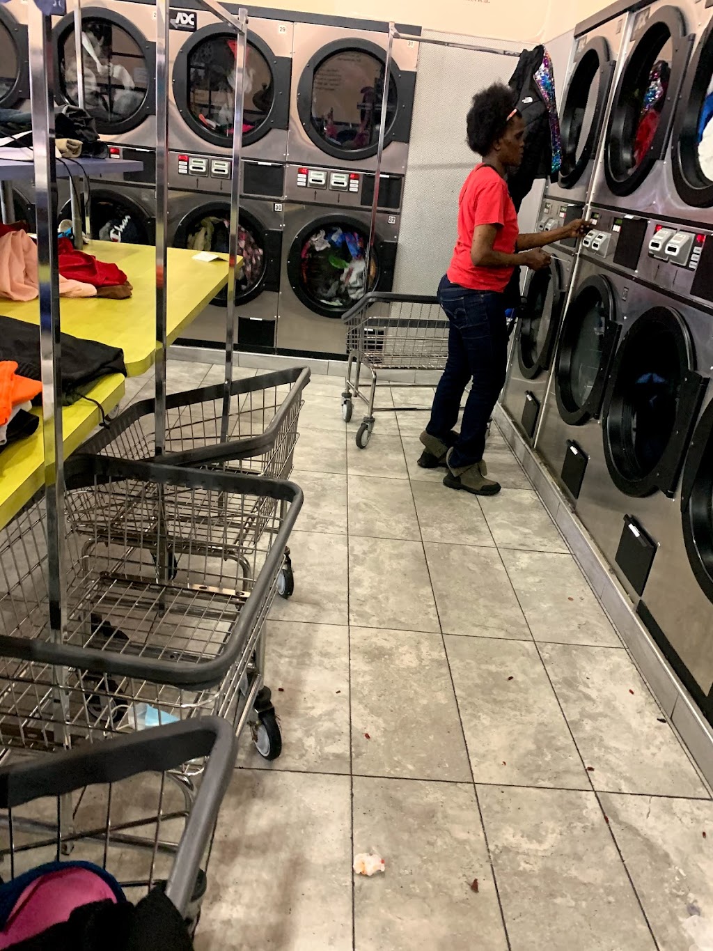 Showcase Laundromat | Chancellor Ave, Newark, NJ 07112, USA | Phone: (973) 415-6628