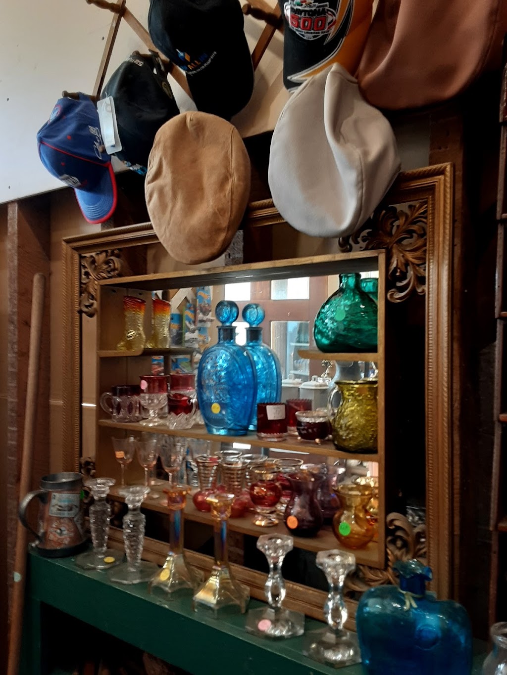 Abbotts Affordable Antiques | 32 West St, Gloversville, NY 12078, USA | Phone: (518) 775-6252