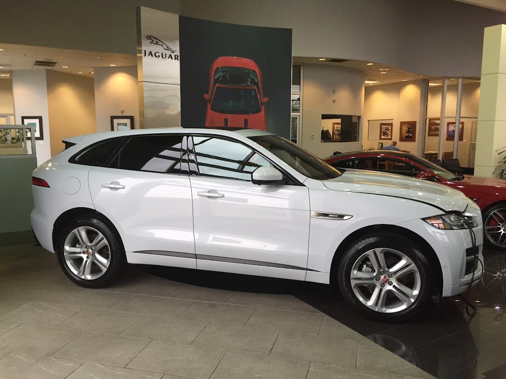 Jaguar Orland Park | 8301West, 159th St, Tinley Park, IL 60477, USA | Phone: (708) 864-4850