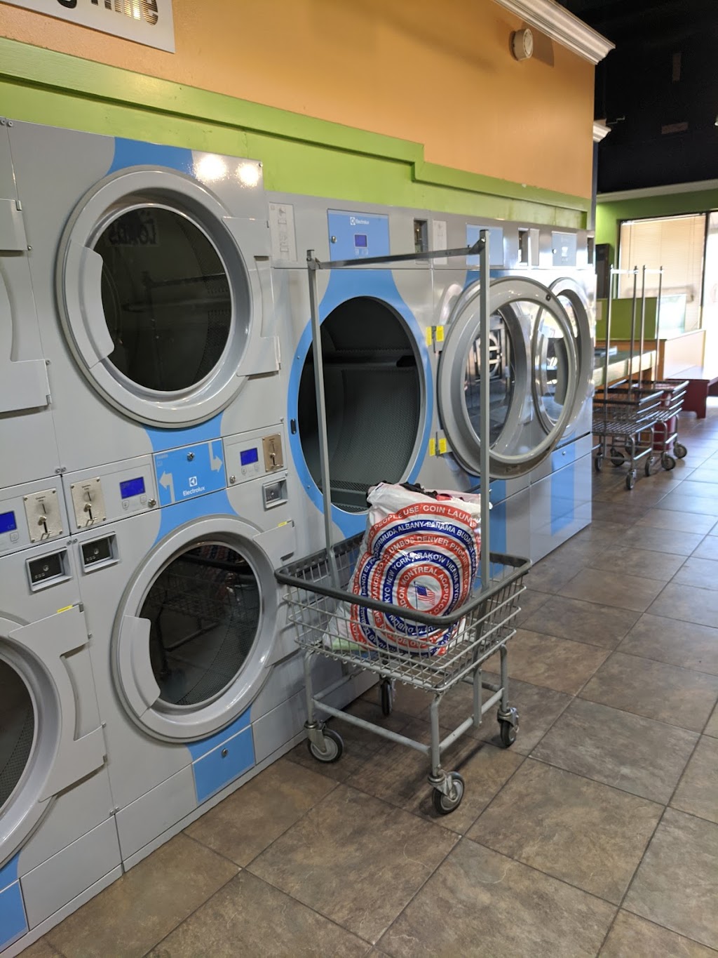 Squeaky Clean Laundromat of Hammond | 2790 W Church St, Hammond, LA 70401, USA | Phone: (985) 662-3229