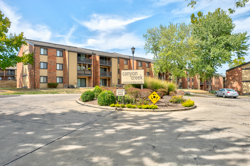 Canyon Creek Apartments | 4851 Lemay Ferry Rd, St. Louis, MO 63129, USA | Phone: (314) 714-6689