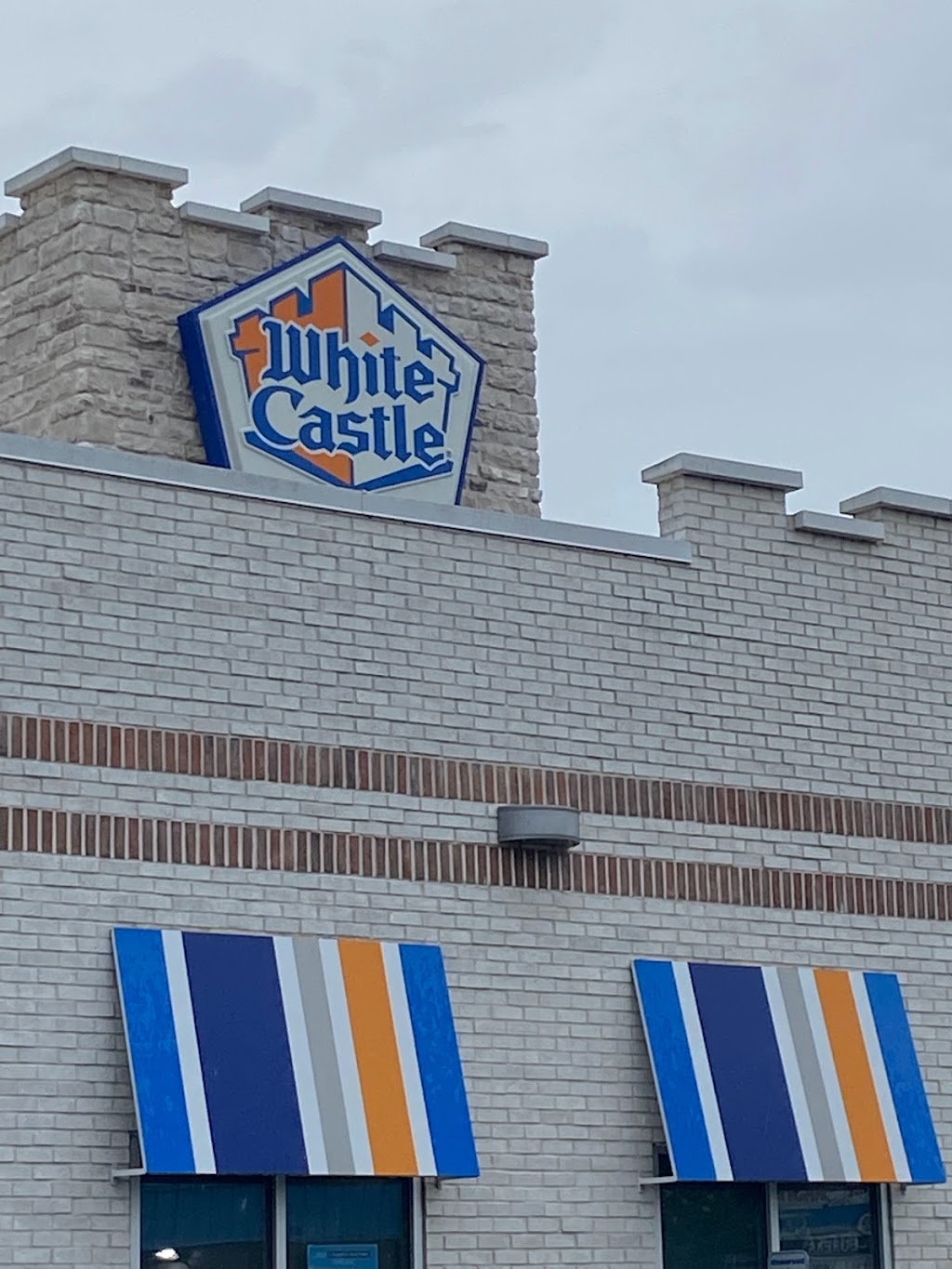 White Castle | 78 Hilltop Village Center Dr, Eureka, MO 63025, USA | Phone: (636) 938-1137