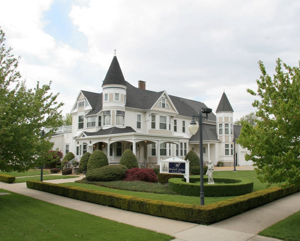 Mitchell-Jerdan Funeral Home Ltd. | 1200 Wabash Ave, Mattoon, IL 61938, United States | Phone: (217) 234-8828