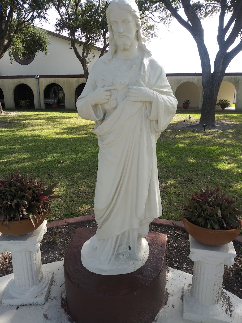 St Paul the Apostle Catholic Church | 2233 Waldron Rd, Corpus Christi, TX 78418, USA | Phone: (361) 937-3864