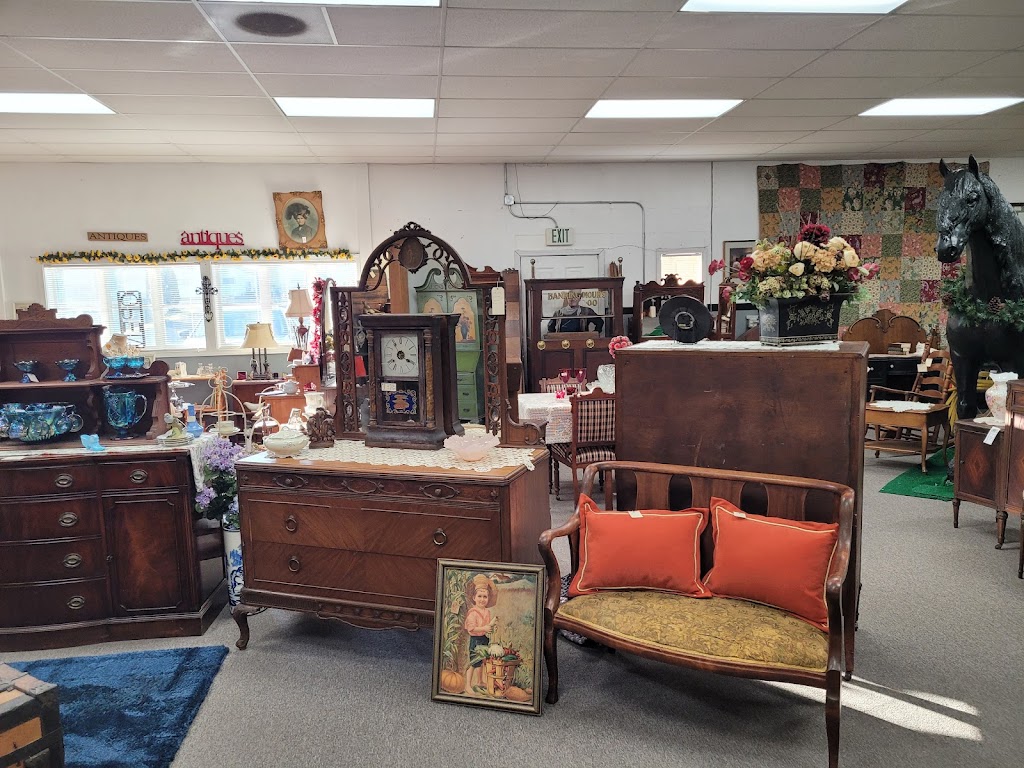 South End Antique Mall | 21128 Pacific Hwy E, Aurora, OR 97002, USA | Phone: (503) 678-5242