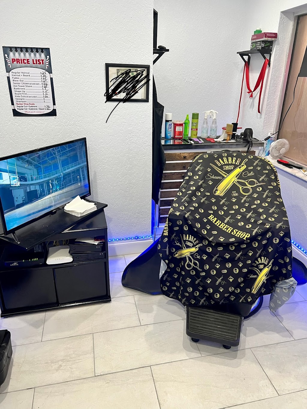 Uncle Bs Barbershop L.L.C | 118 Palmetto Ave NE, Winter Haven, FL 33881, USA | Phone: (689) 261-0023