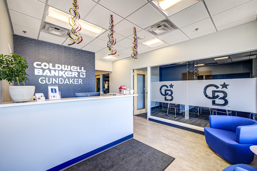 Coldwell Banker Realty - Gundaker | 560 Old Smizer Mill Rd, Fenton, MO 63026, USA | Phone: (636) 343-1500