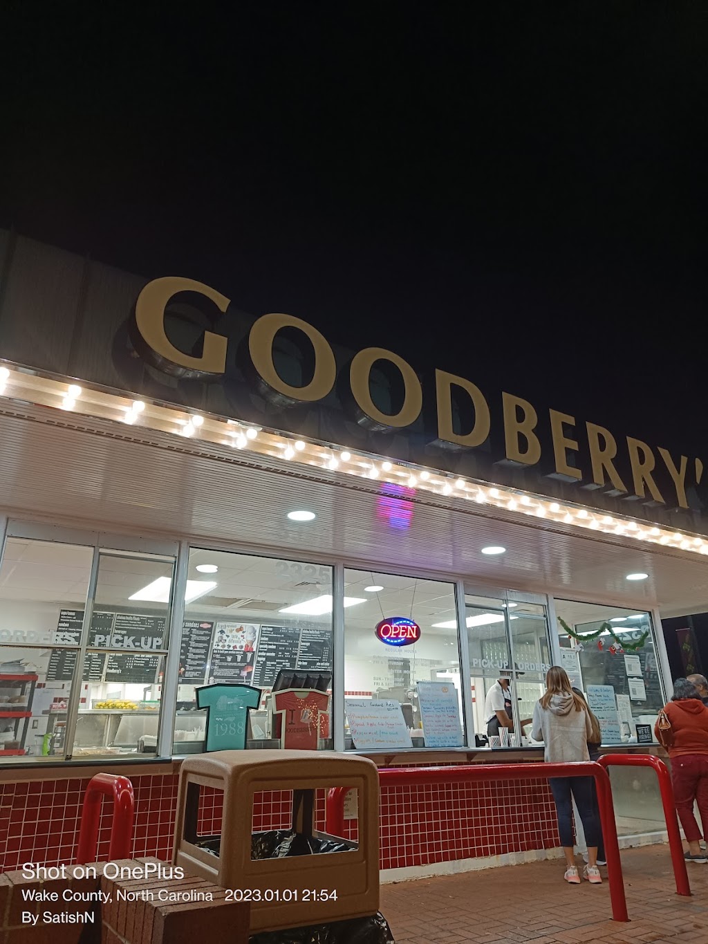 Goodberrys Frozen Custard | 2325 Davis Dr, Cary, NC 27519 | Phone: (919) 469-3350