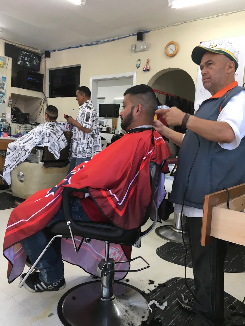 Cubas Barbershop | 1143 S Erie Blvd, Hamilton, OH 45011, USA | Phone: (513) 894-1947