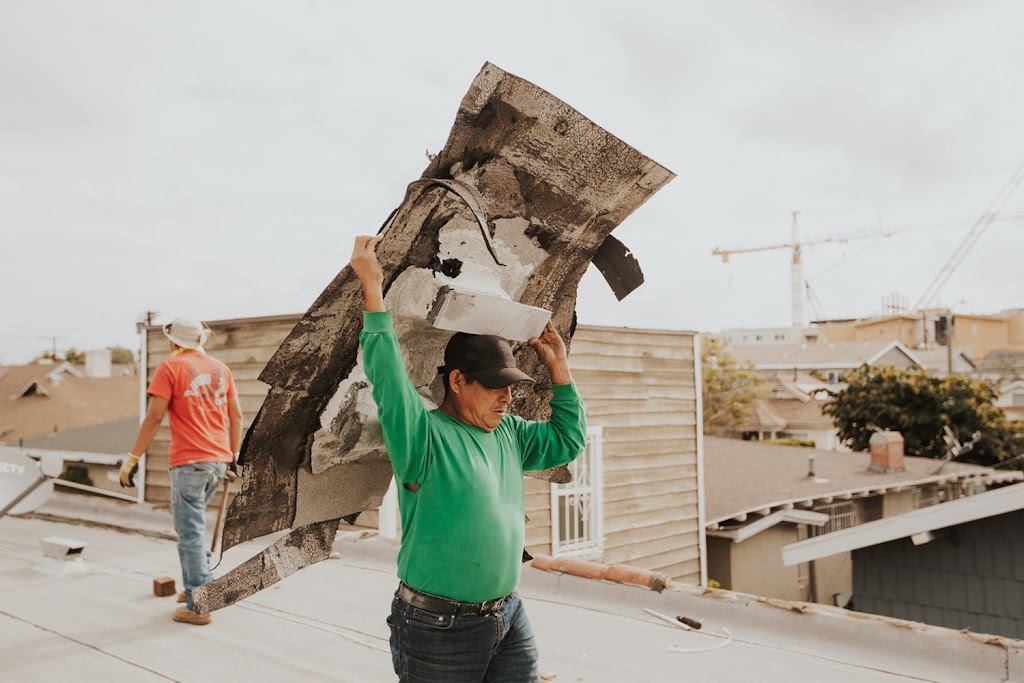 Roof Repair Specialist | 1061 N Victory Pl, Burbank, CA 91502, USA | Phone: (626) 624-4897