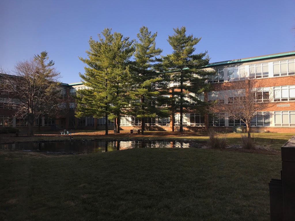 Downers Grove South High School | 1436 Norfolk St, Downers Grove, IL 60516, USA | Phone: (630) 795-8500