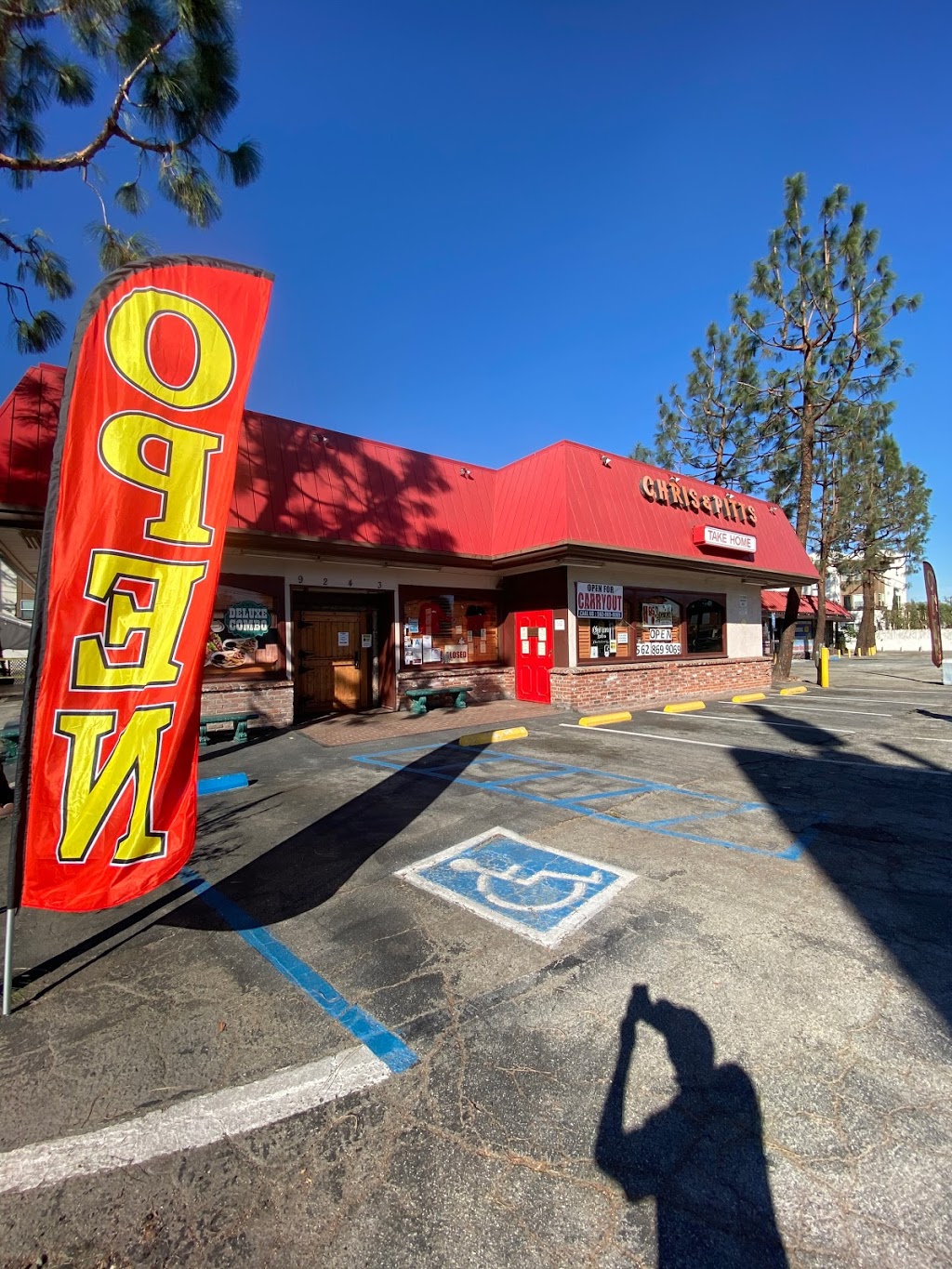 Chris & Pitts BBQ Restaurant | 9243 Lakewood Blvd, Downey, CA 90240, USA | Phone: (562) 869-9069