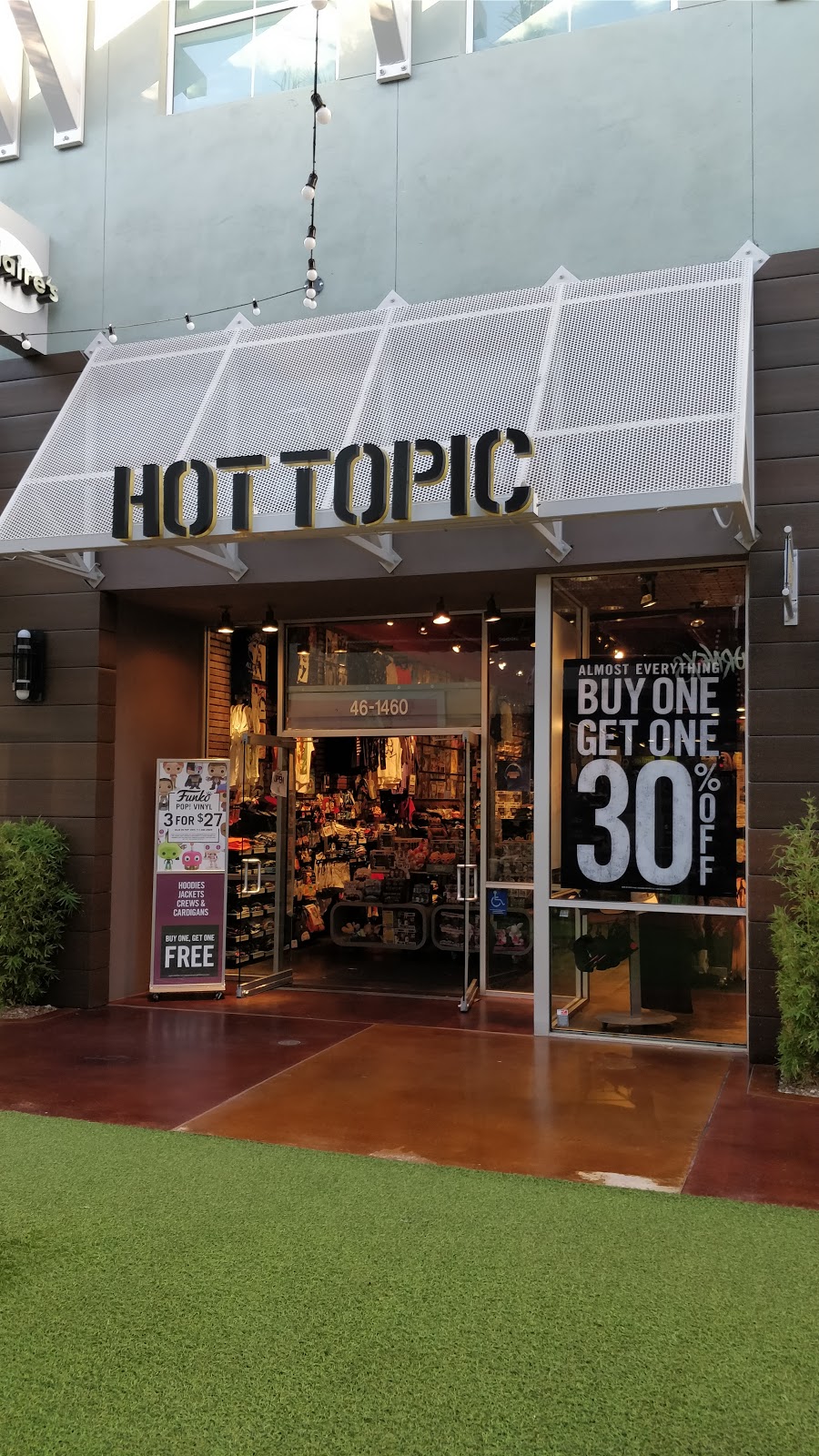 Hot Topic | 21001 N Tatum Blvd STE 46-1460, Phoenix, AZ 85050, USA | Phone: (480) 515-9913