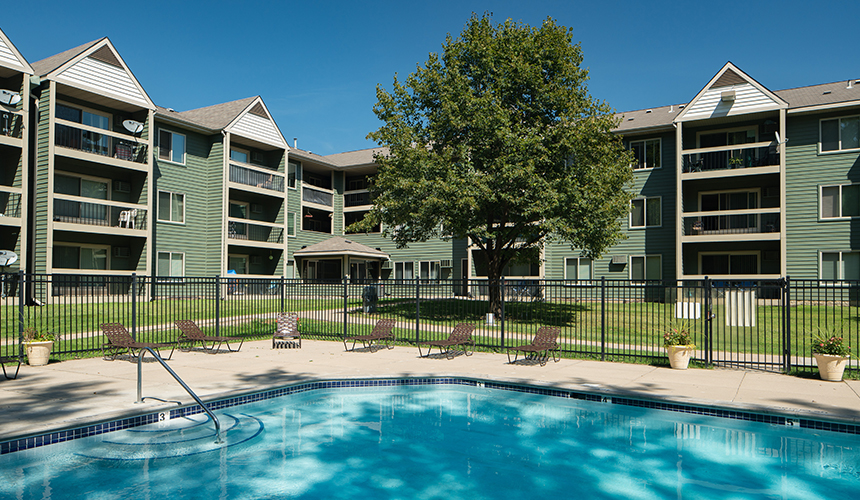 Woodridge Apartments | 3255 Coachman Rd, Eagan, MN 55121, USA | Phone: (651) 452-8954