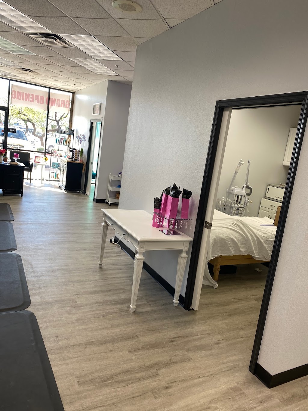 Suite Beauty | 15508 W Bell Rd Ste #102, Surprise, AZ 85374, USA | Phone: (623) 248-1454