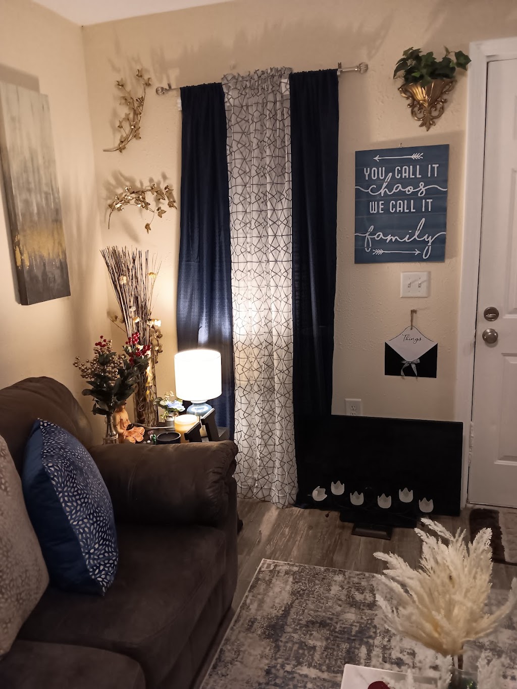 Country Cottage Square | 115 W Kansas Ave, El Dorado, KS 67042, USA | Phone: (316) 321-5313