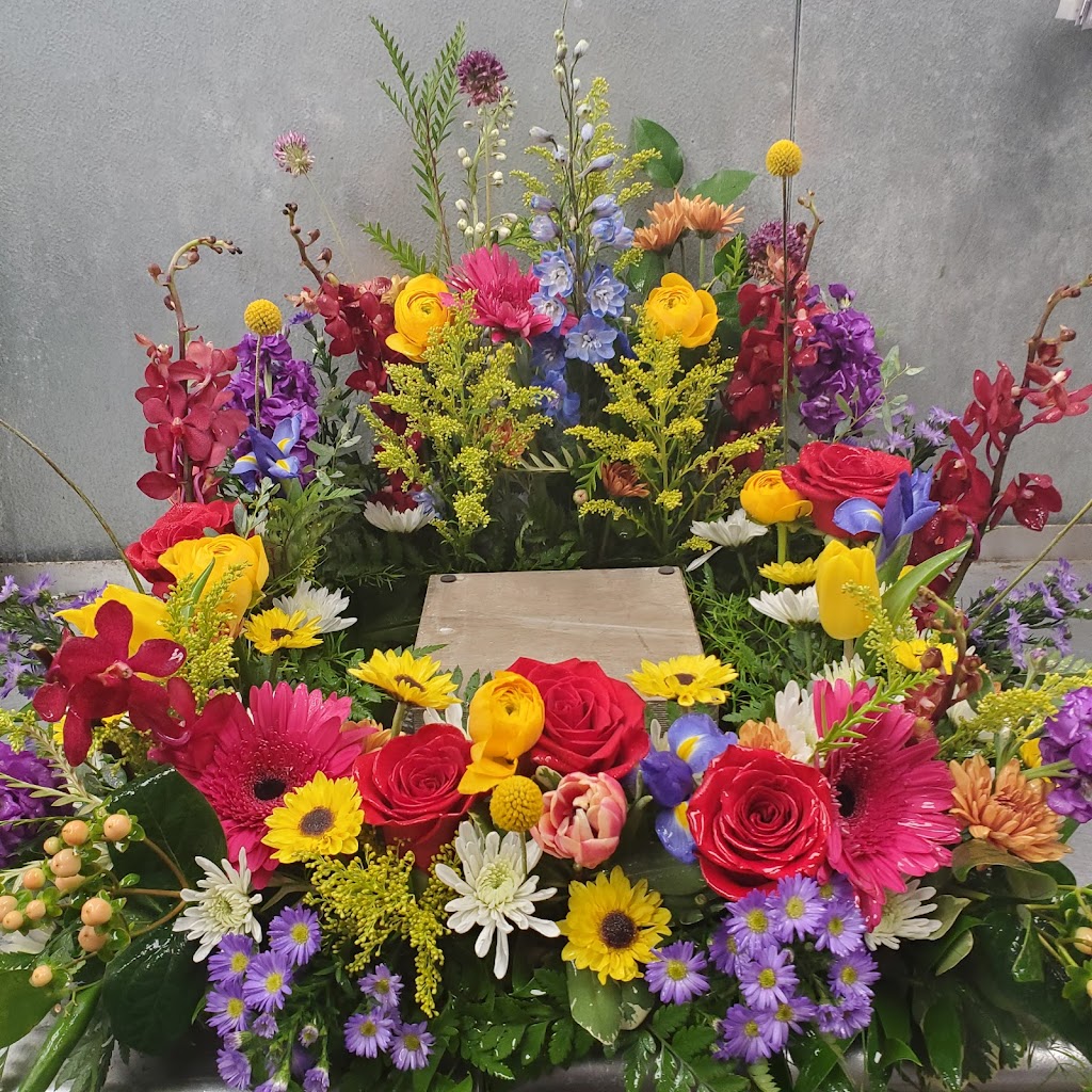 Crickets Florist | 184 Bedford St, Lexington, MA 02420, USA | Phone: (781) 861-1030