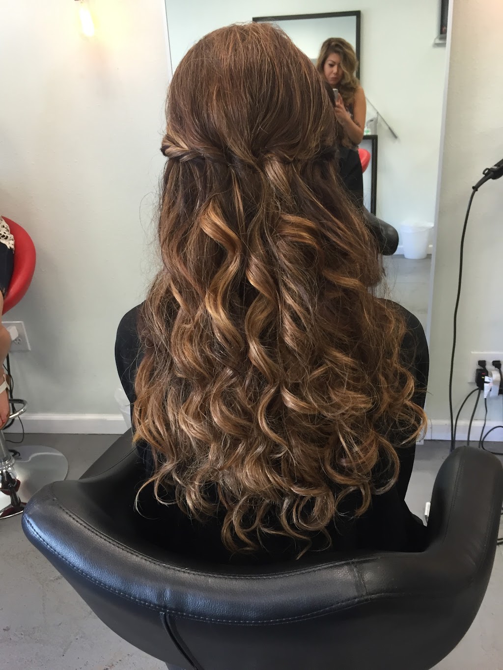 Sarasuta hair | 4346 Laurel Canyon Blvd, Studio City, CA 91604, USA | Phone: (818) 358-3786