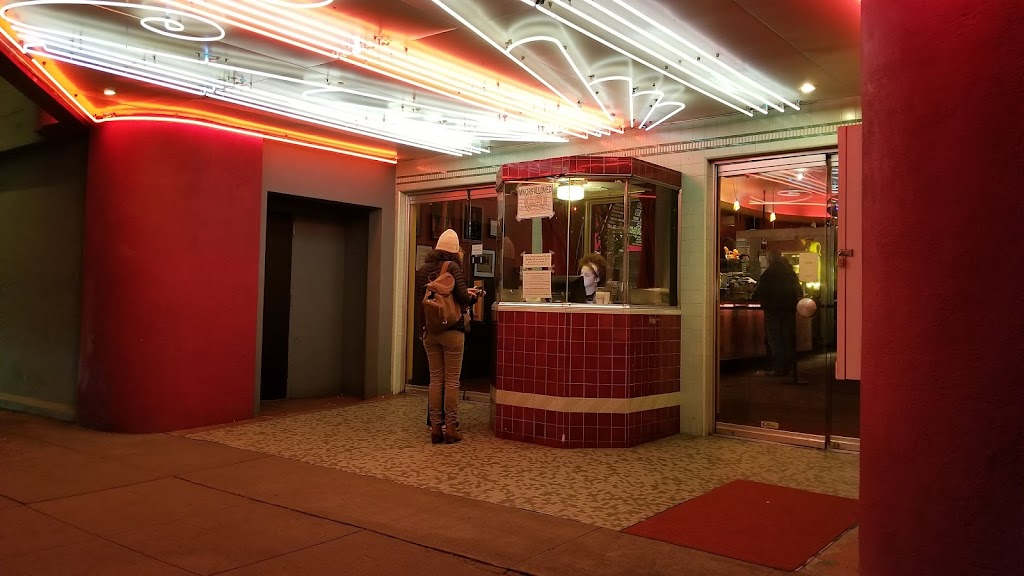 Laurelhurst Theater | 2735 E Burnside St, Portland, OR 97214, USA | Phone: (503) 238-4088