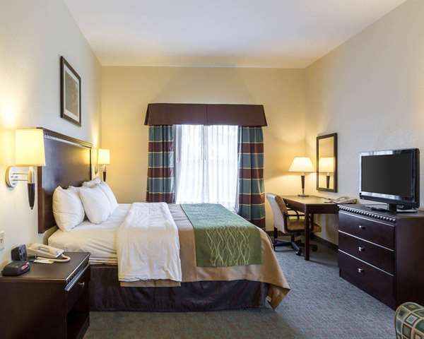 Quality Inn Donaldsonville - Gonzales | 2275 LA-70, Donaldsonville, LA 70346, USA | Phone: (225) 257-9981