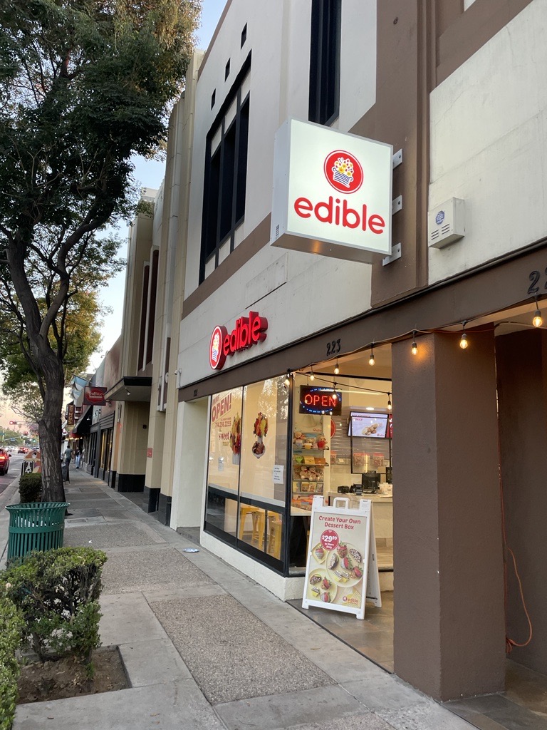 Edible Arrangements | 223 N Harbor Blvd, Fullerton, CA 92832, USA | Phone: (714) 256-2255