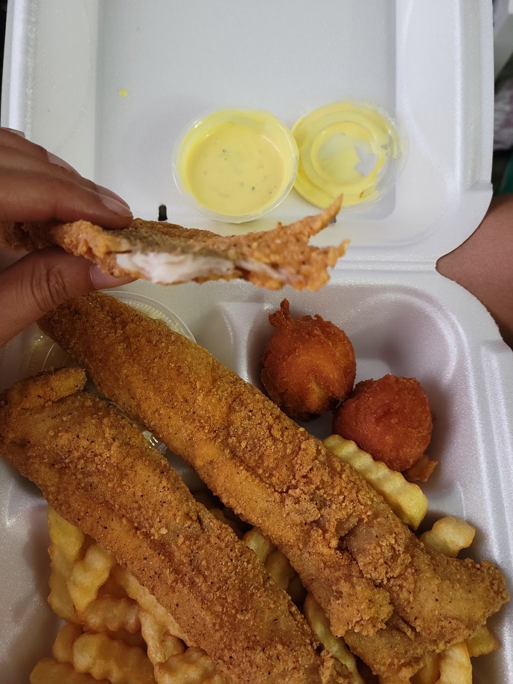 Supreme Fish Delight | 4825 Rockbridge Rd SW, Stone Mountain, GA 30083, USA | Phone: (678) 704-0233