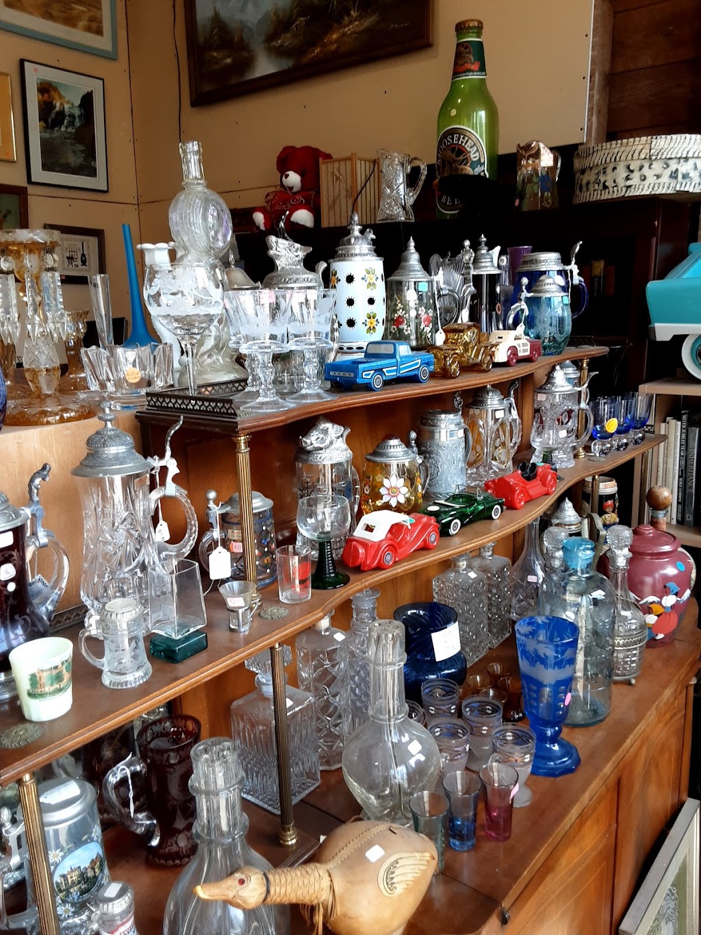 Abbotts Affordable Antiques | 32 West St, Gloversville, NY 12078, USA | Phone: (518) 775-6252