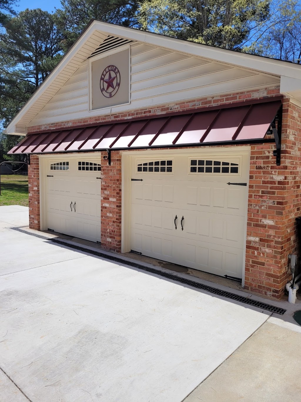 Roberts Awnings | 1791 Midway Ave, Petersburg, VA 23803, USA | Phone: (804) 733-6012