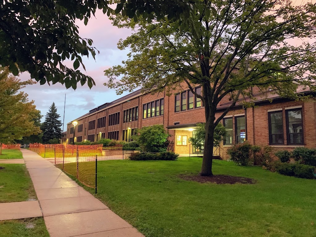 Eugene Field Elementary School | 707 Wisner St, Park Ridge, IL 60068, USA | Phone: (847) 318-4385