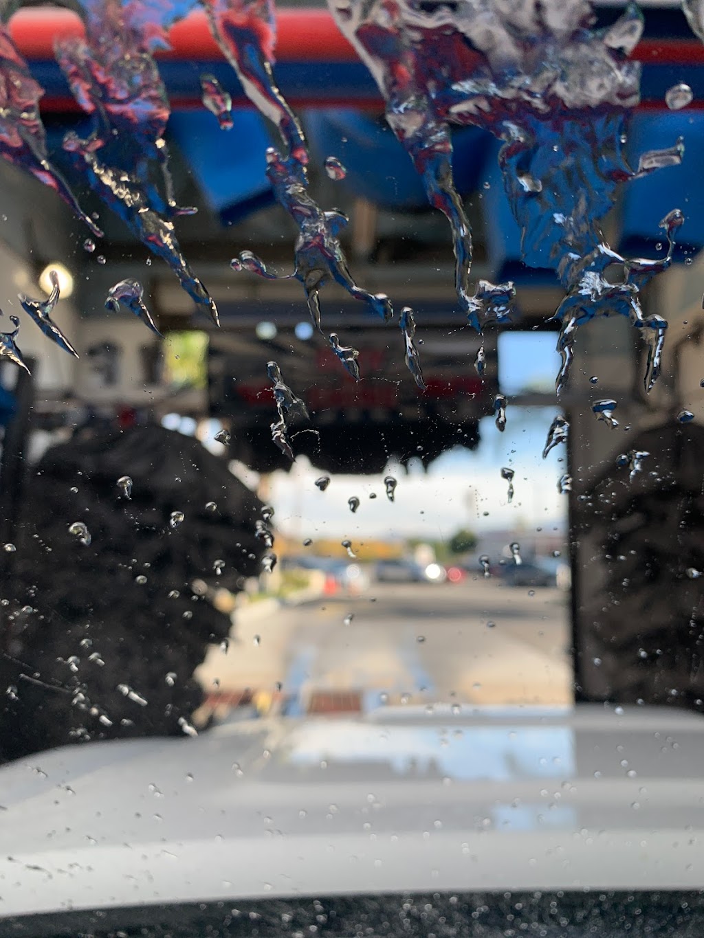 Bubbly Express Car Wash | 23105 Valencia Blvd, Santa Clarita, CA 91355, USA | Phone: (661) 222-9793