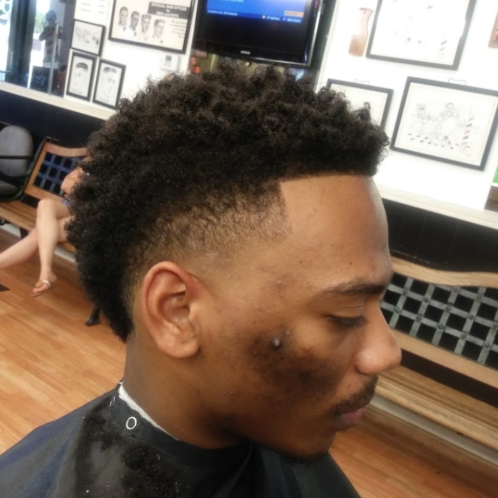 Coffee Plaza Barber Shop | 2400 Coffee Rd # T, Modesto, CA 95355, USA | Phone: (209) 576-1256