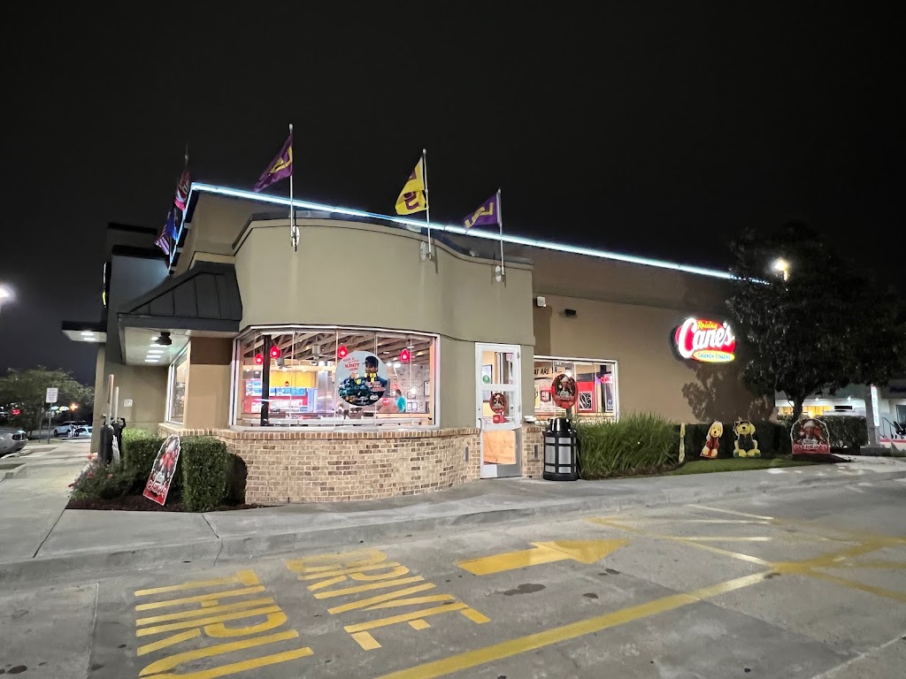 Raising Canes Chicken Fingers | 2364 S Range Ave, Denham Springs, LA 70726, USA | Phone: (225) 667-1919