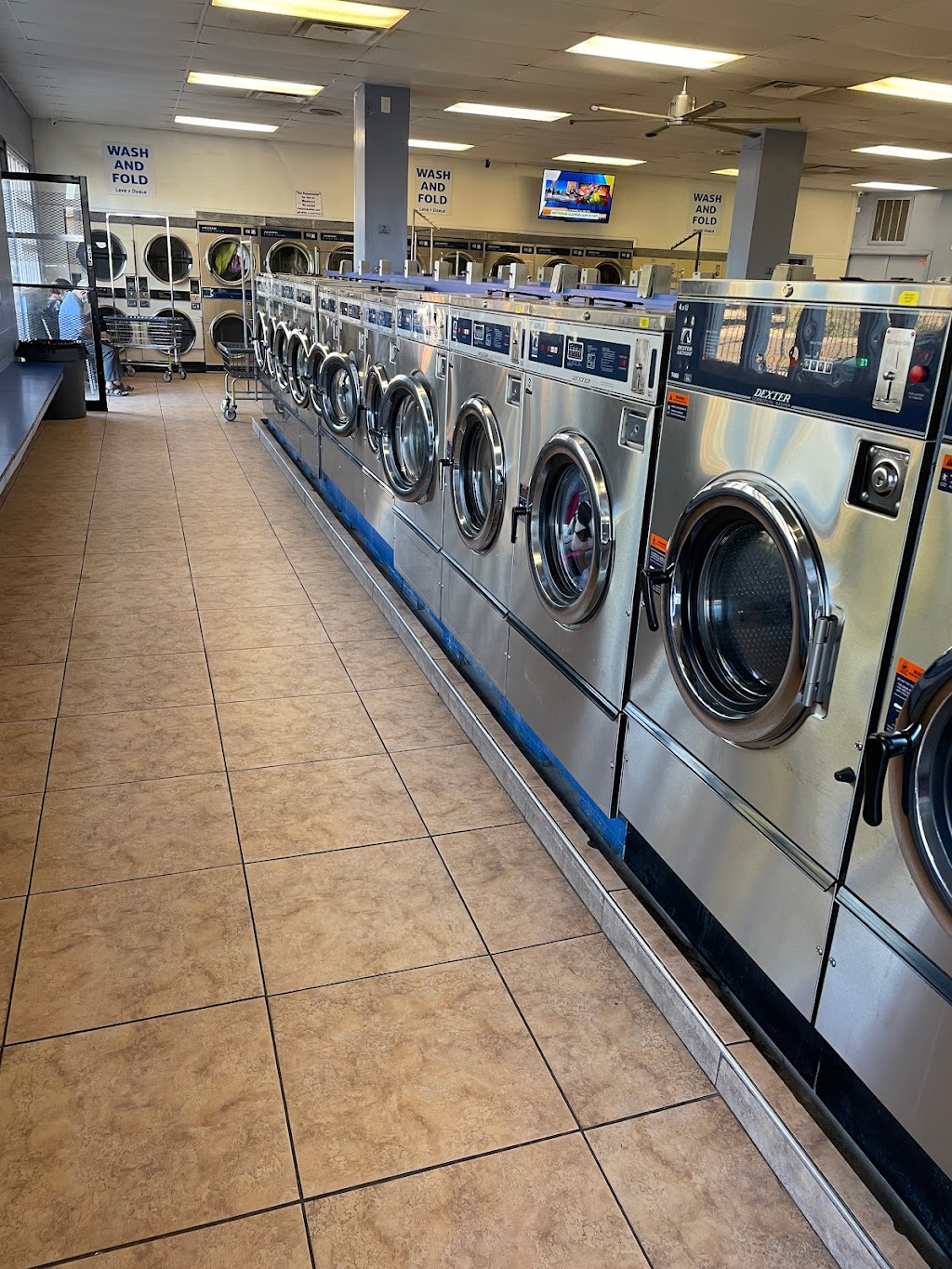 Laundry Wheel | 2211 N 16th St, Phoenix, AZ 85006, USA | Phone: (623) 265-7550