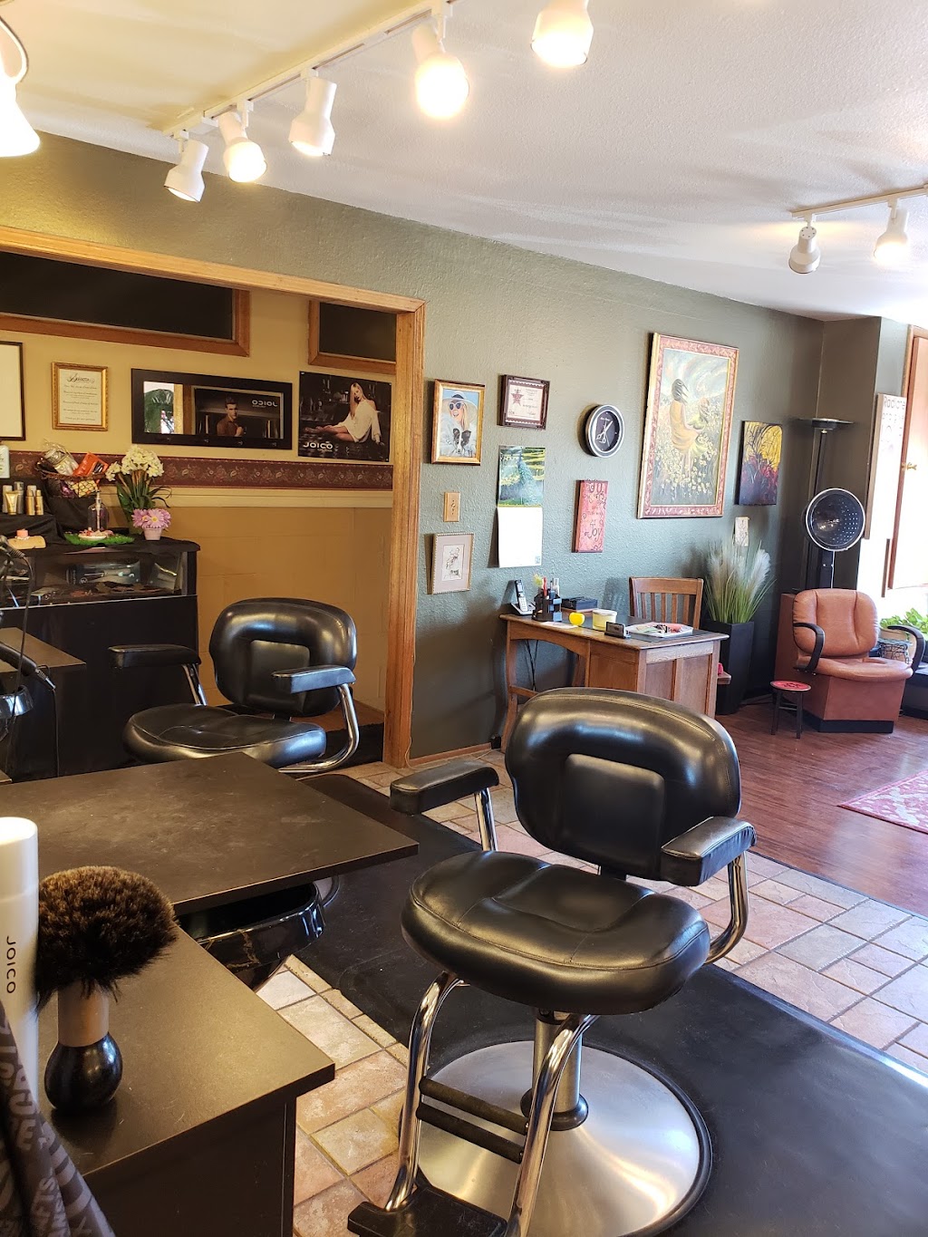 Scissors II | 15 S Wilcox St, Castle Rock, CO 80104, USA | Phone: (303) 688-5975