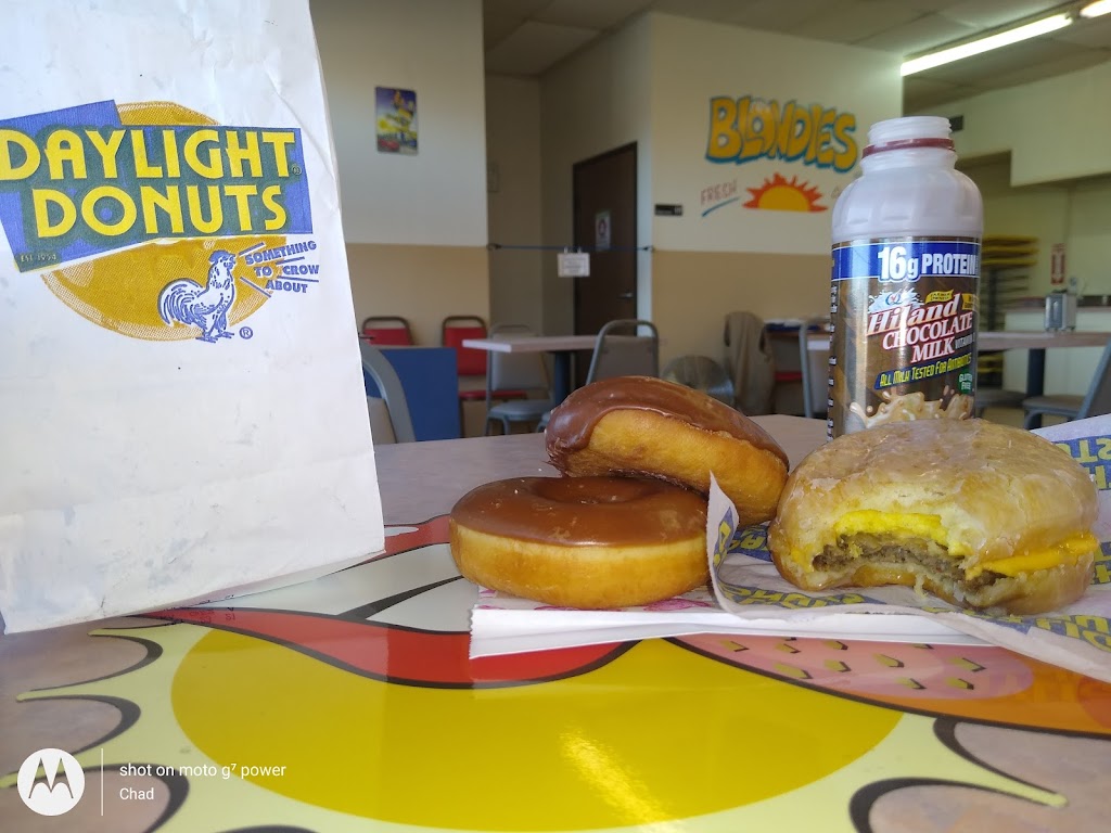 Blondies Daylight Donuts | 9506 E Pine St, Tulsa, OK 74115, USA | Phone: (918) 834-7600